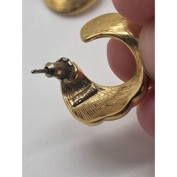 Vintage Gold Tone Monet Pierced Earrings Swirl C Half Hoop Classic - Picture 4 of 7